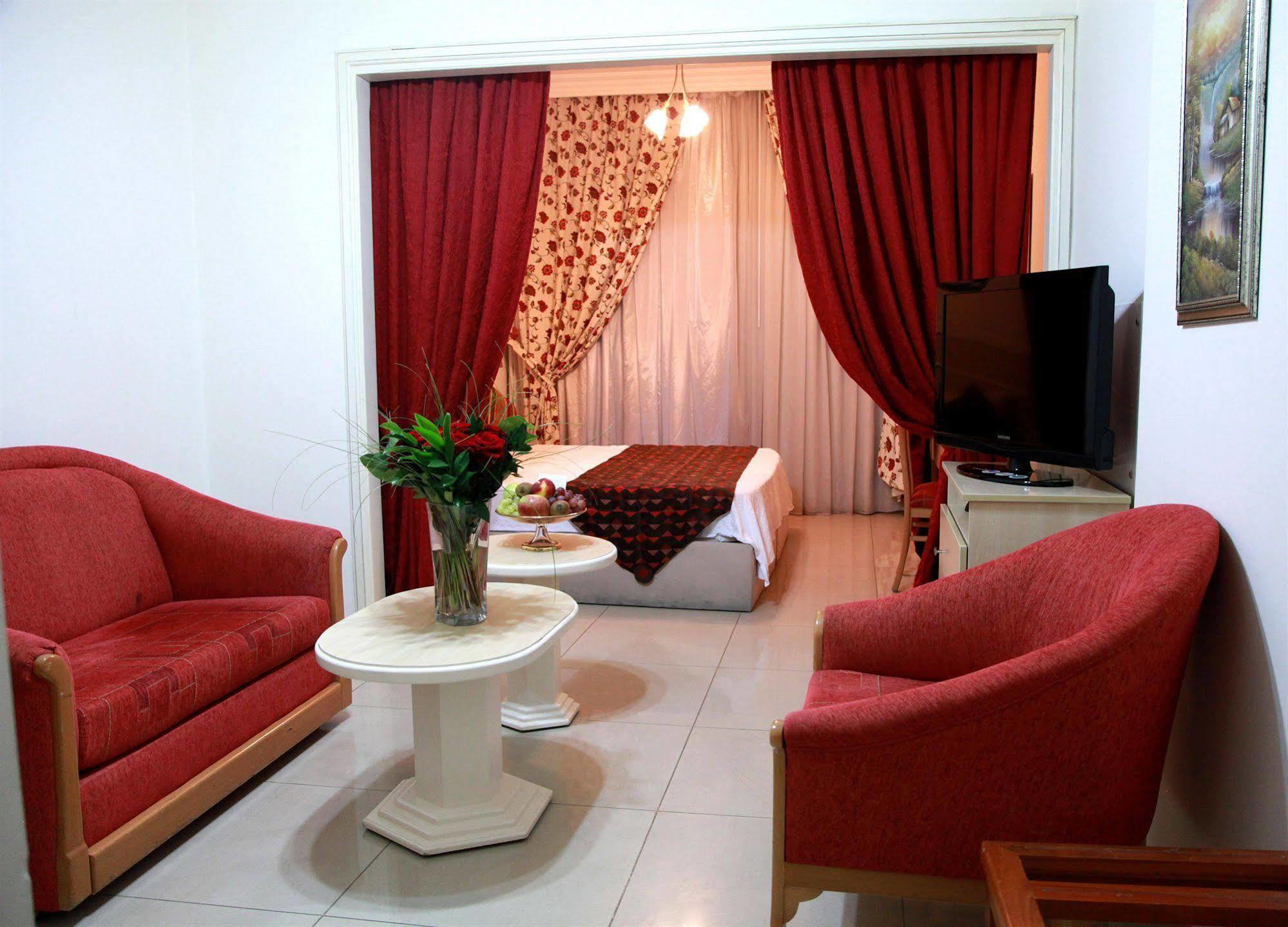 Elysee Aparthotel