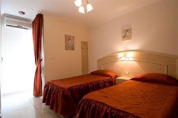 Elysee Aparthotel 3*