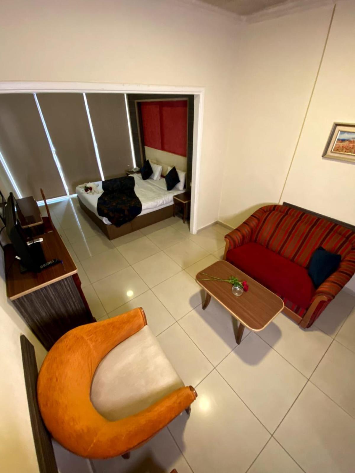 Elysee Aparthotel 3*